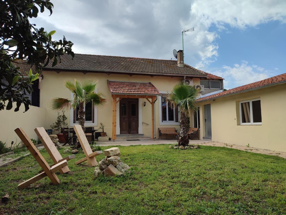 דירות בזייה Jardin De Coubertin מראה חיצוני תמונה